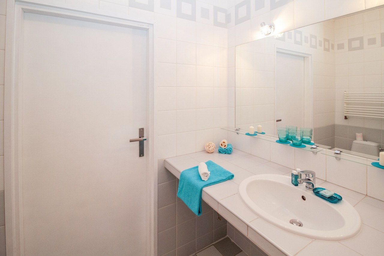 Ajoutez une touche d'élégance à votre salle de bain avec un miroir design